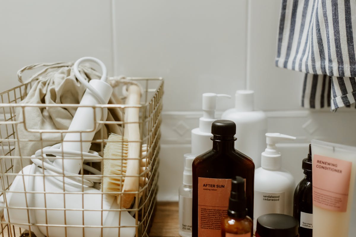 Comparaison masque capillaire après-shampoing et soin sans rinçage
